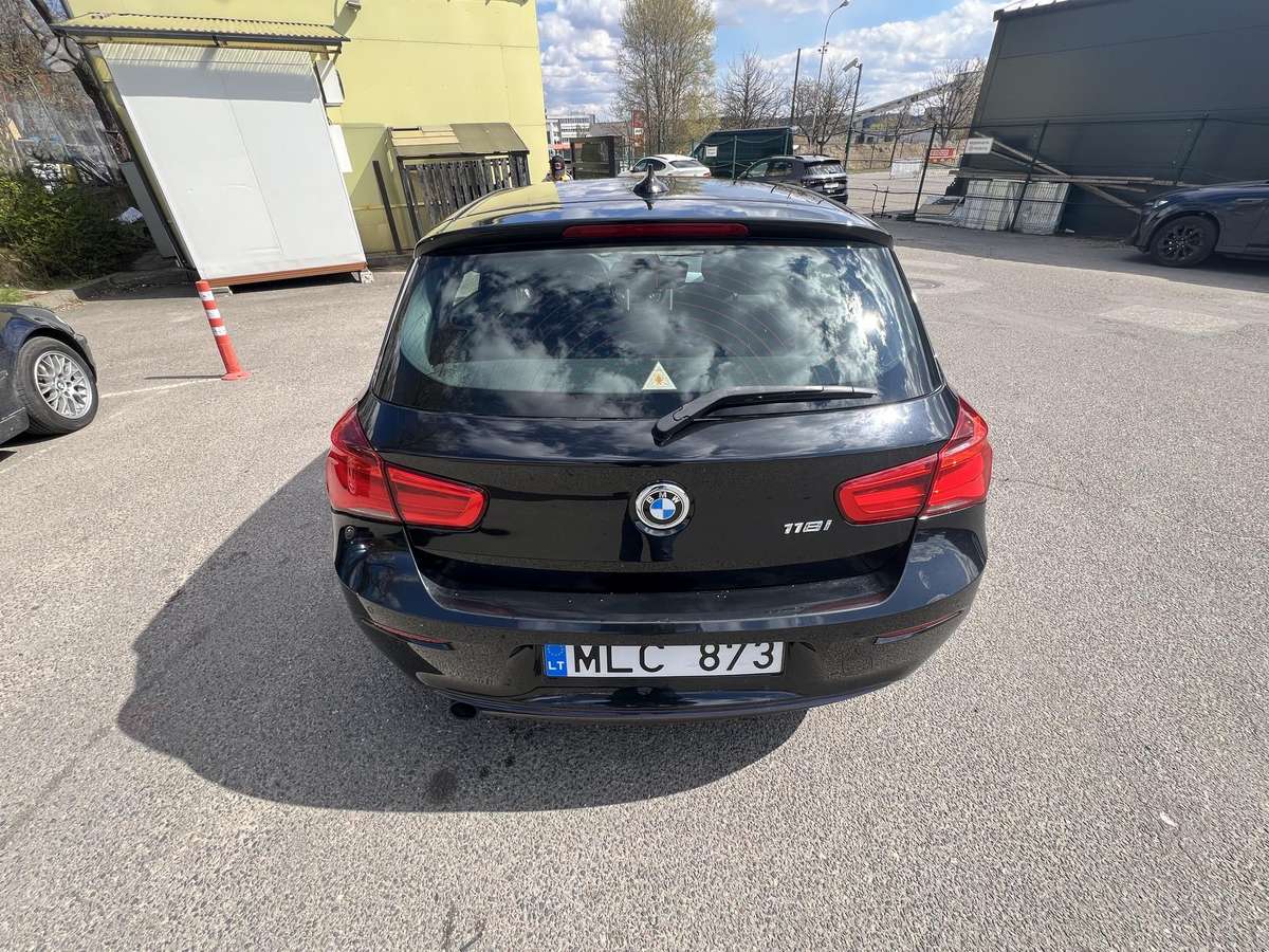 BMW 118, 1.5 l., Хэтчбек