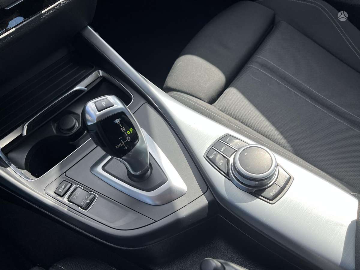 BMW 118, 1.5 l., Хэтчбек