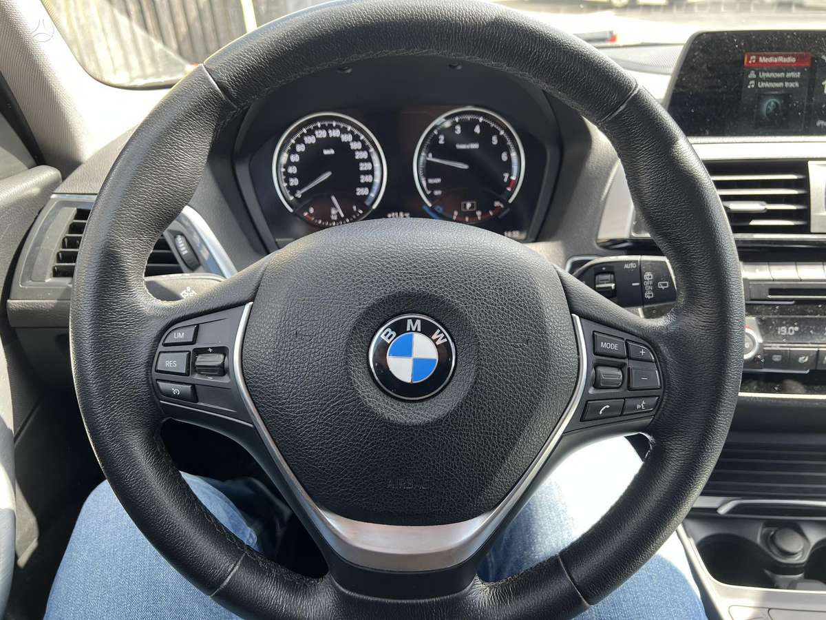 BMW 118, 1.5 l., Хэтчбек