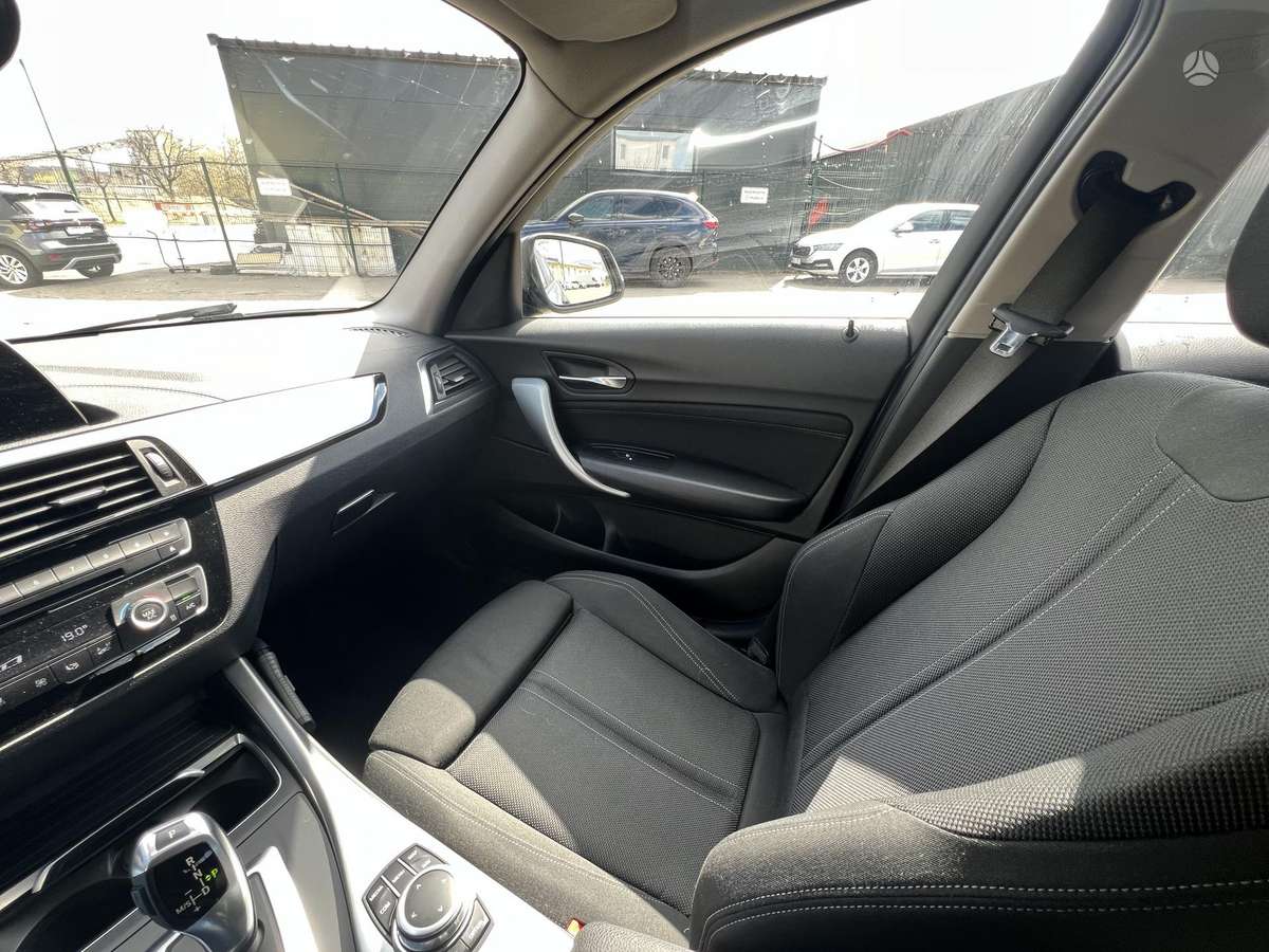 BMW 118, 1.5 l., hatchback