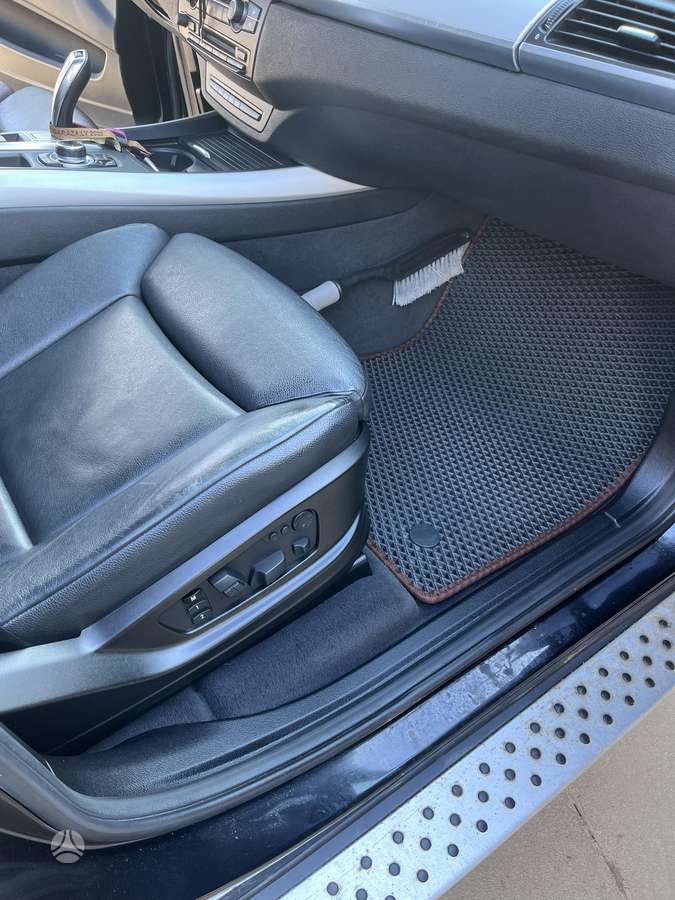 BMW X5, 3.0 l., Минивэн