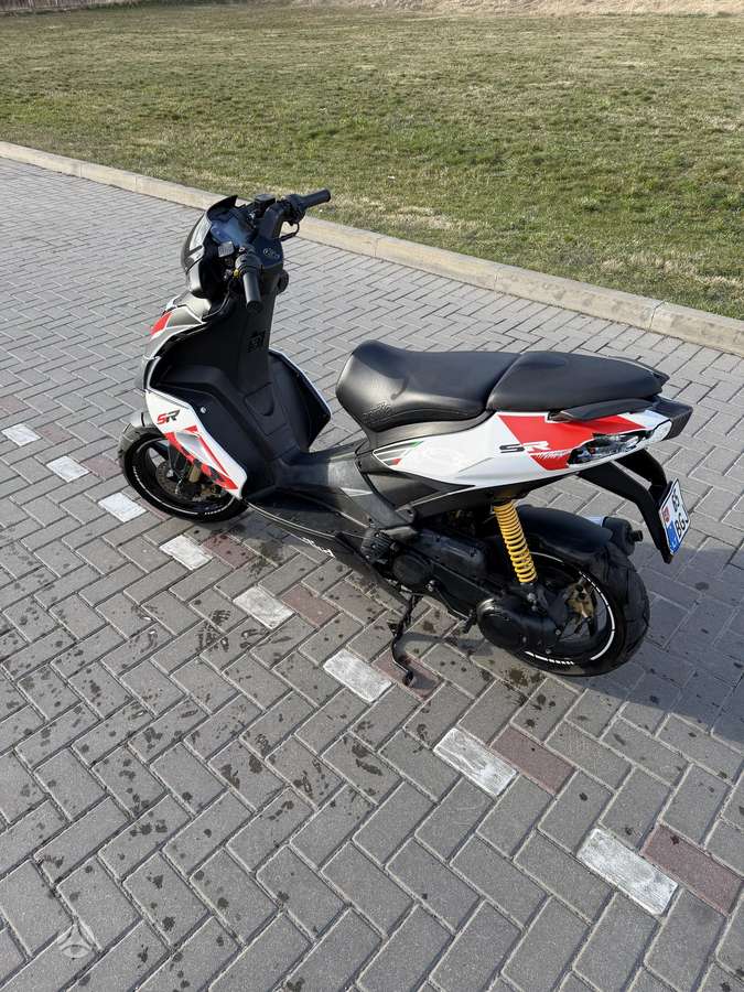 Aprilia SR, мотороллеры / мопеды