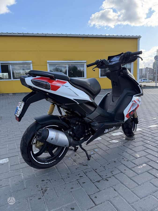 Aprilia SR, scooters / mopeds
