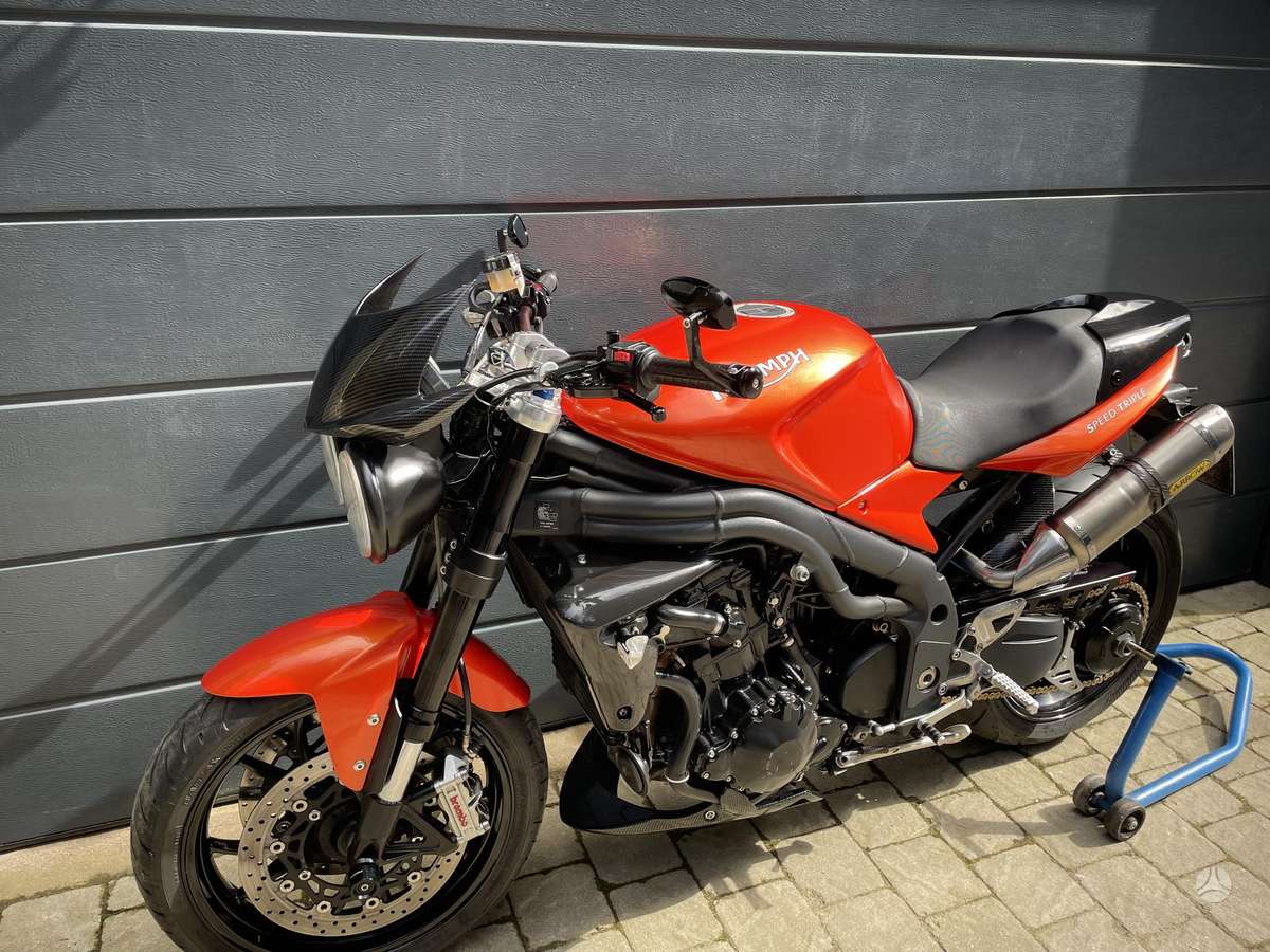 Triumph Speed Triple 1050cc, street / classic