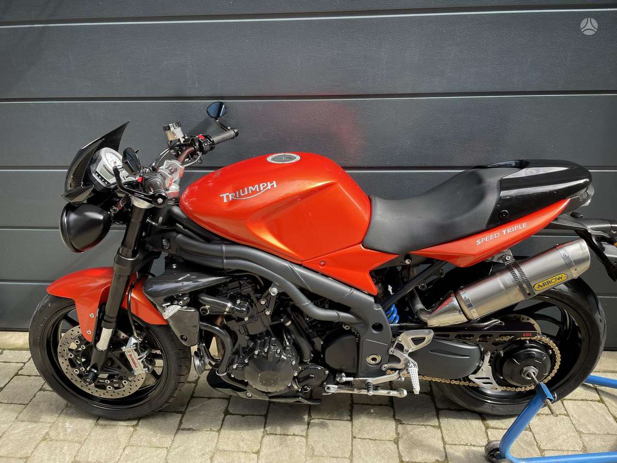 Triumph Speed Triple 1050cc, street / classic