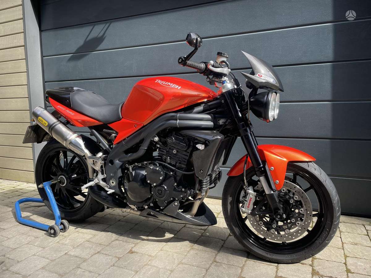 Triumph Speed Triple 1050cc, street / classic