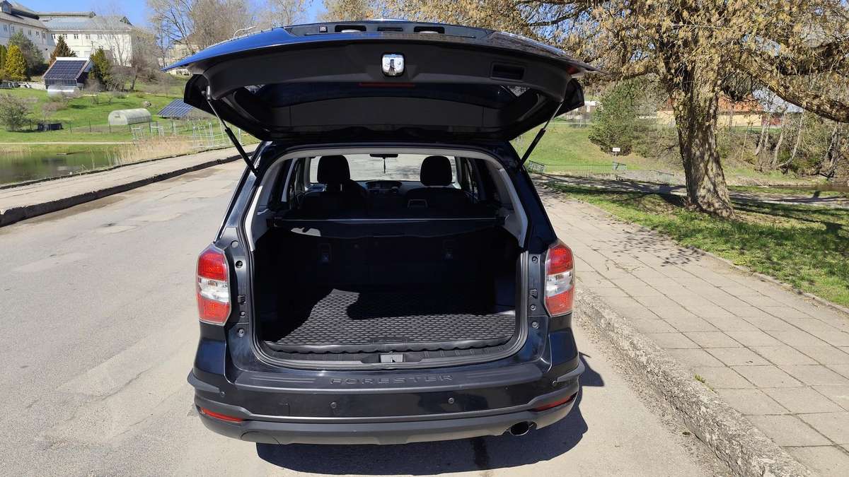 Subaru Forester, 2.0 l., mpv / minivan