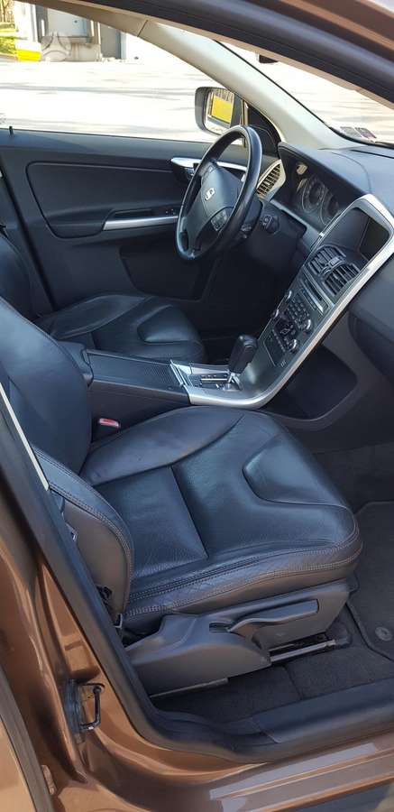 Volvo XC60, 2.4 l., Внедорожник / Кроссовер