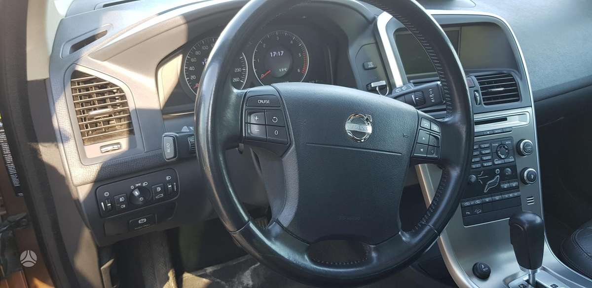 Volvo XC60, 2.4 l., Внедорожник / Кроссовер