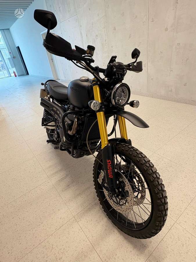 Triumph Scrambler 1200cc, enduro / adventure