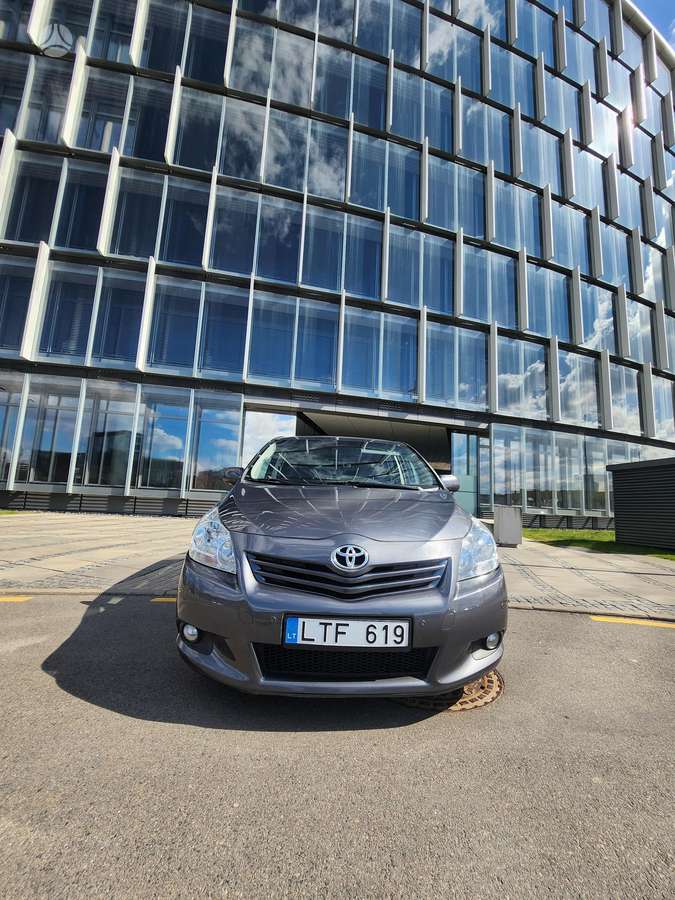 Toyota Verso, 1.8 l., Минивэн
