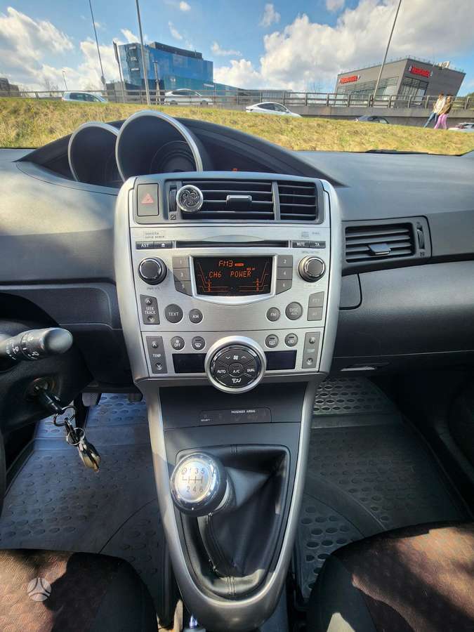 Toyota Verso, 1.8 l., Минивэн
