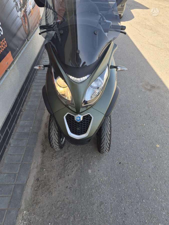 Piaggio MP3 300cc, trikes