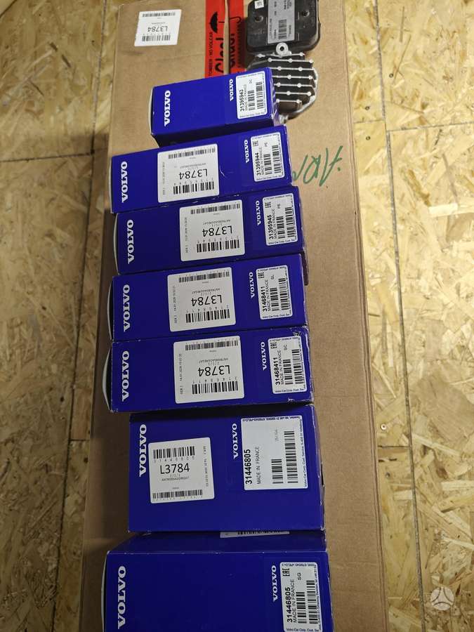 Volvo XC90 lights