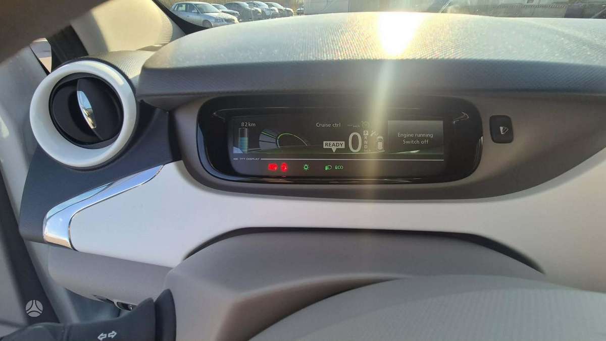 Renault Zoe - 11