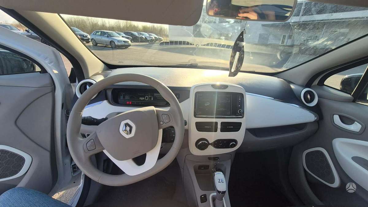 Renault Zoe - 10