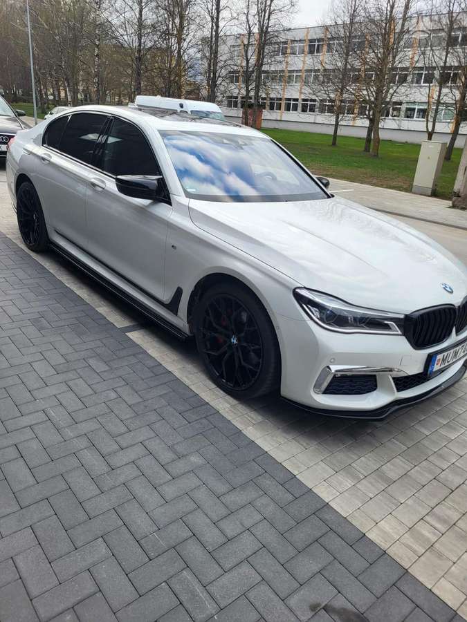 BMW 740, 3.0 l., Седан