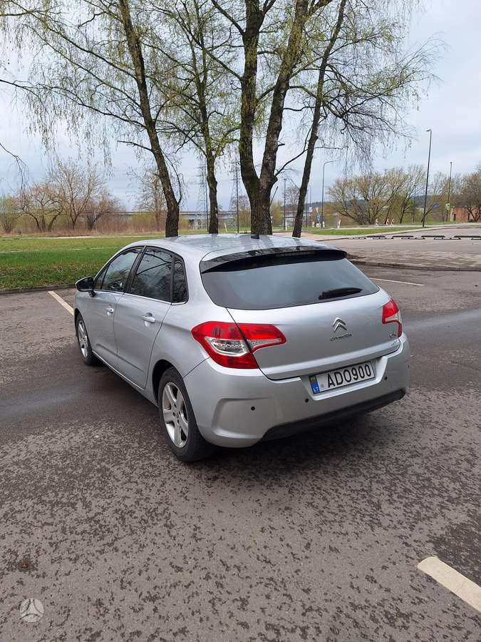 Citroen C4, 1.6 l., hatchback