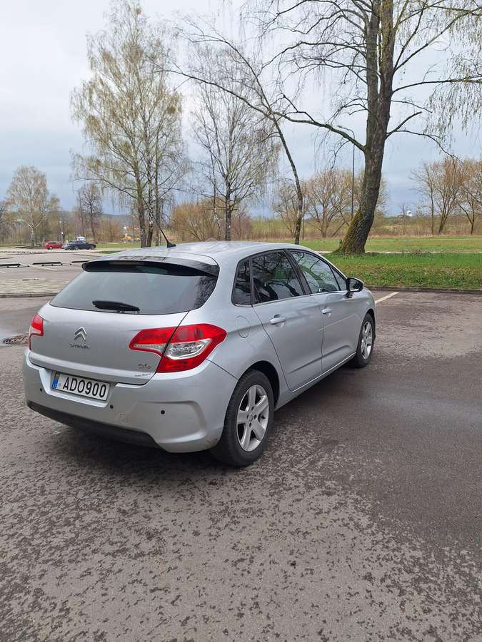 Citroen C4, 1.6 l., hatchback