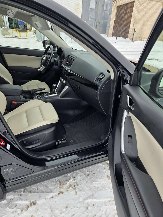 Mazda CX-5, 2.2 l., off-road / crossover