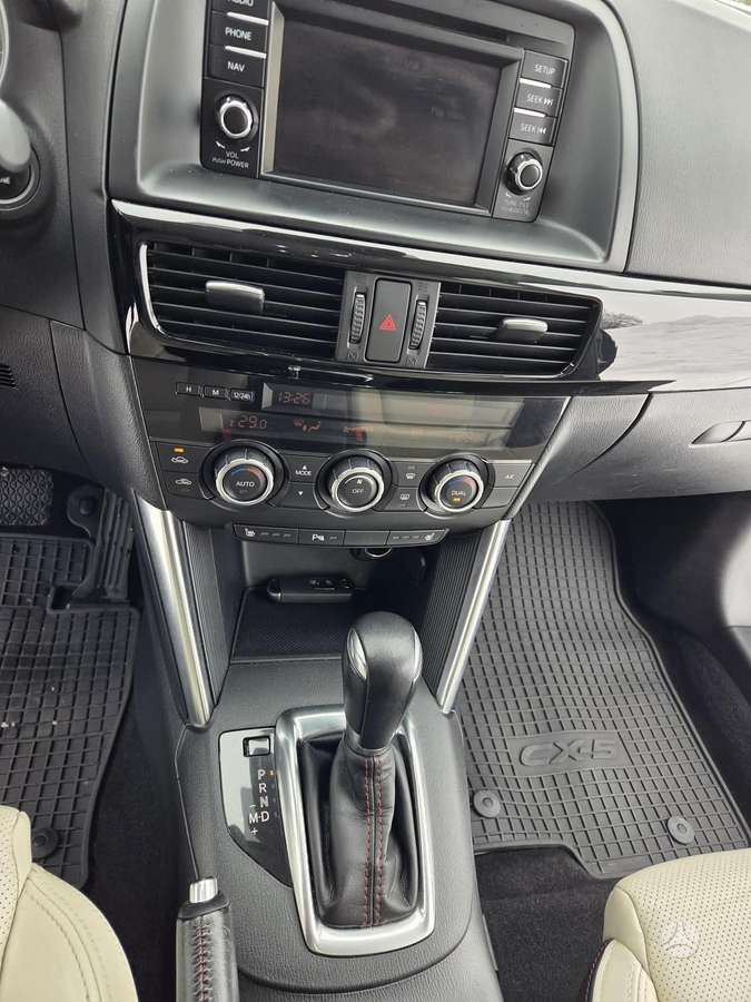 Mazda CX-5, 2.2 l., off-road / crossover