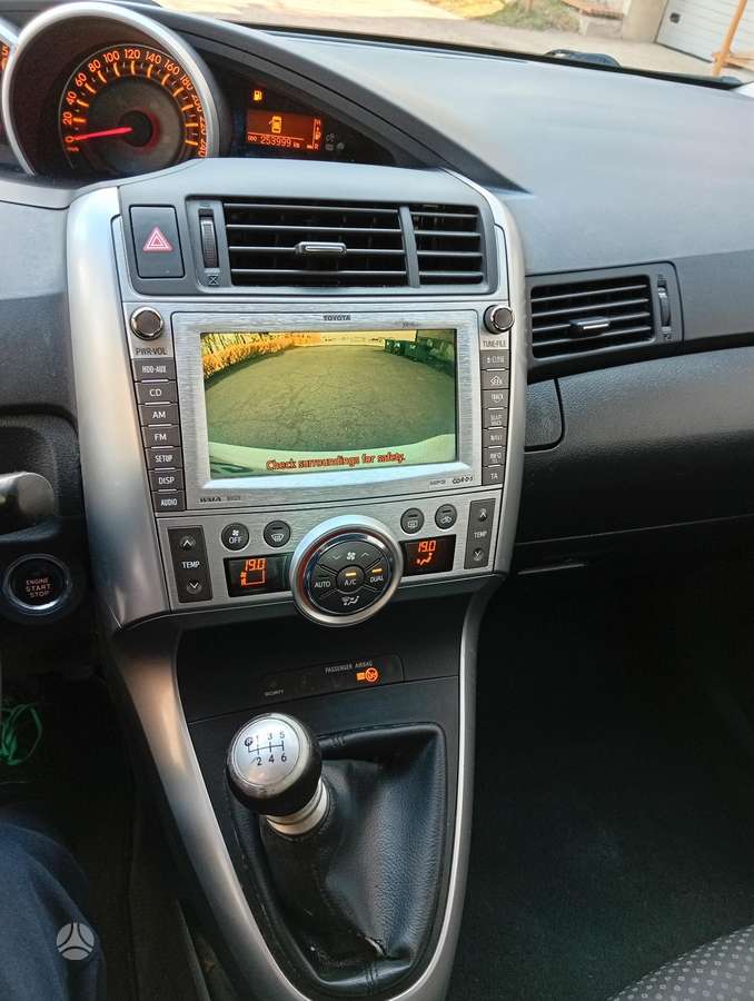 Toyota Verso, 2.2 l., Минивэн