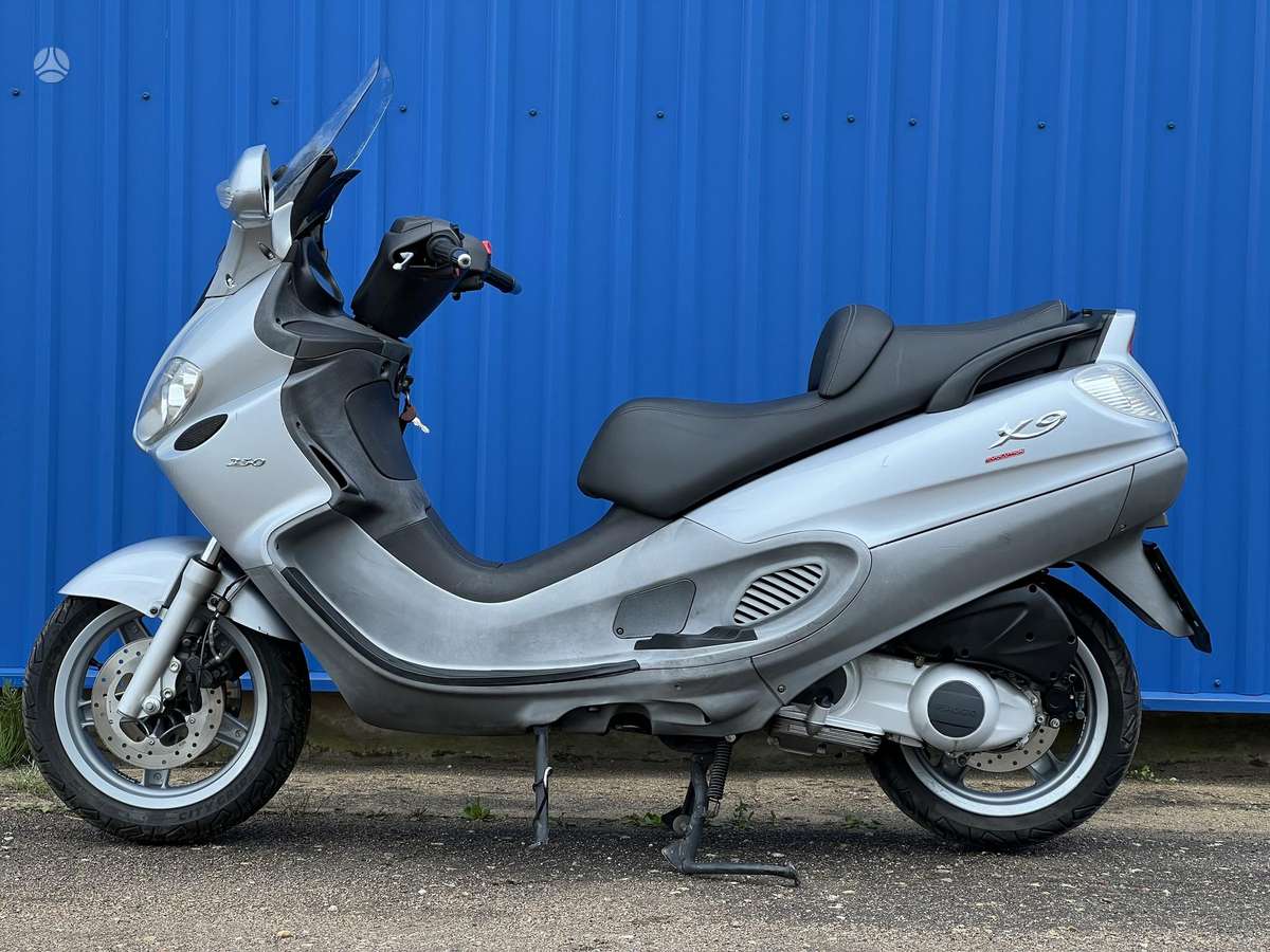 Piaggio X9 250cc, scooters / mopeds