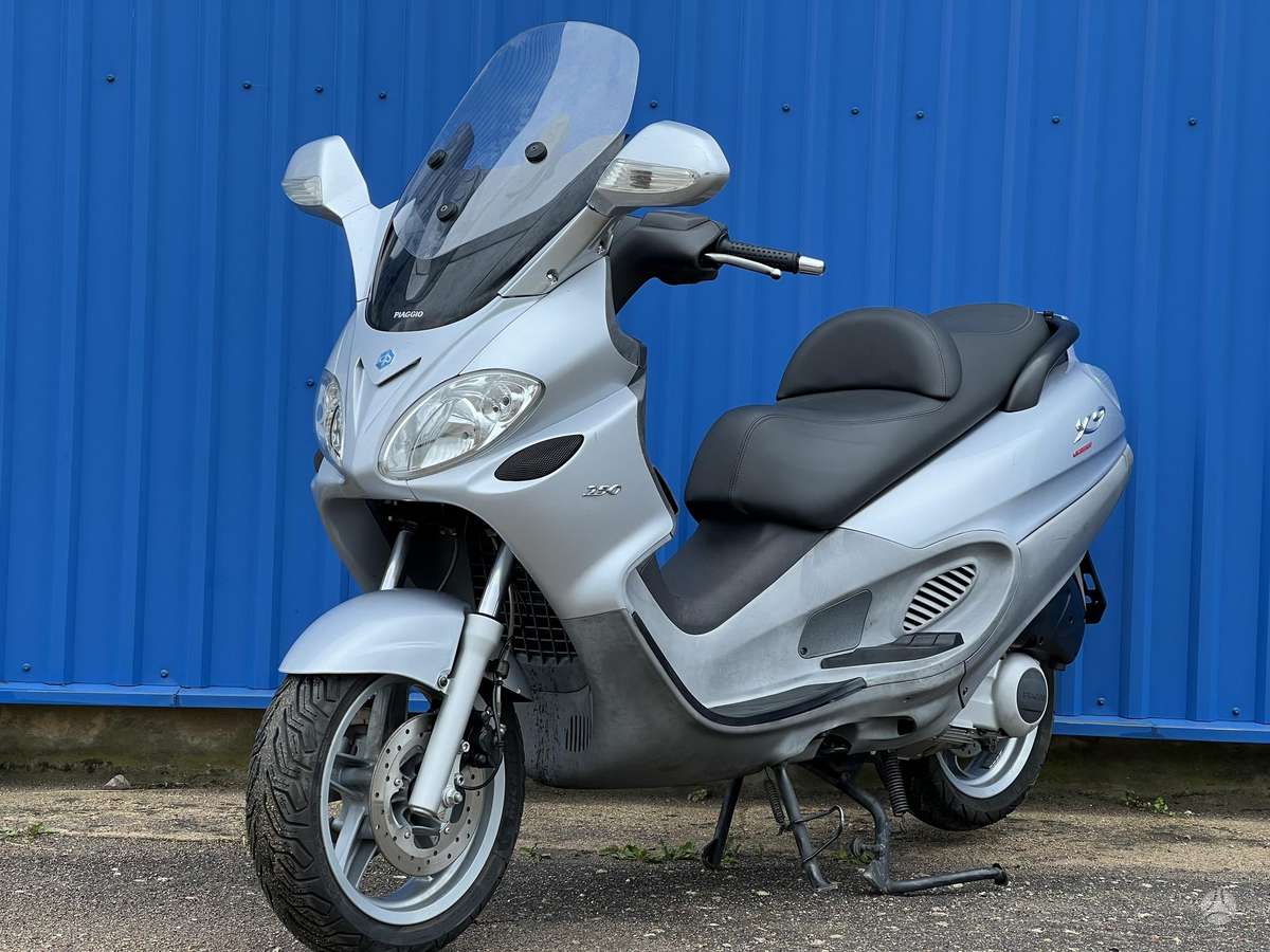 Piaggio X9 250cc, scooters / mopeds