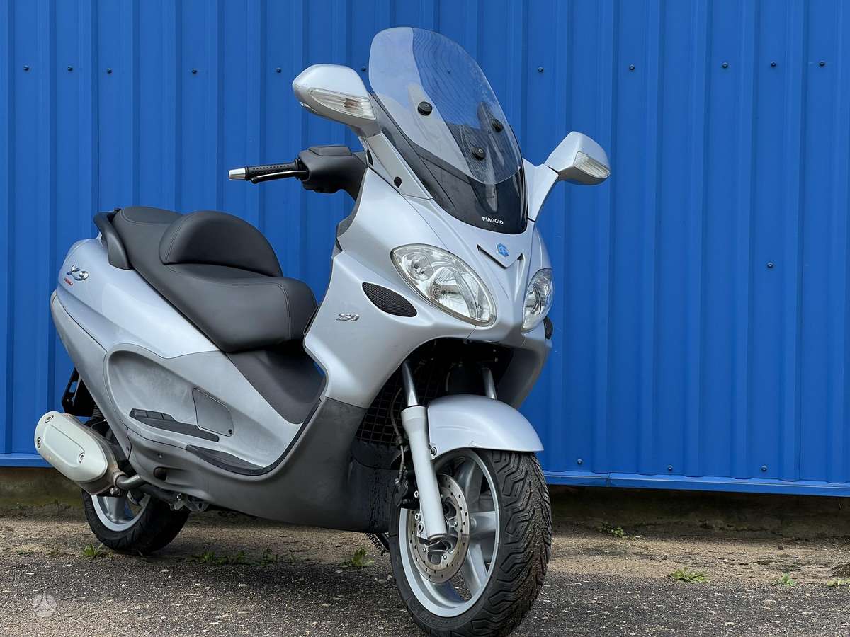 Piaggio X9 250cc, scooters / mopeds
