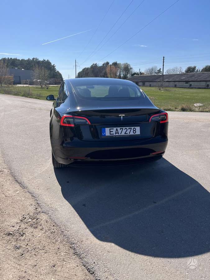 Tesla Model 3, 60 кВт·ч, Седан