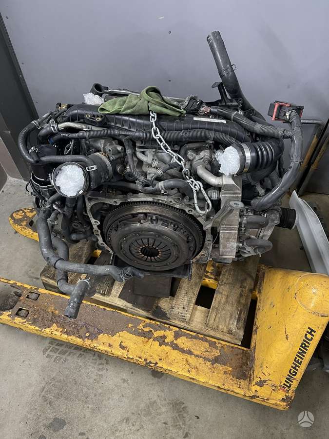 Subaru Legacy engine