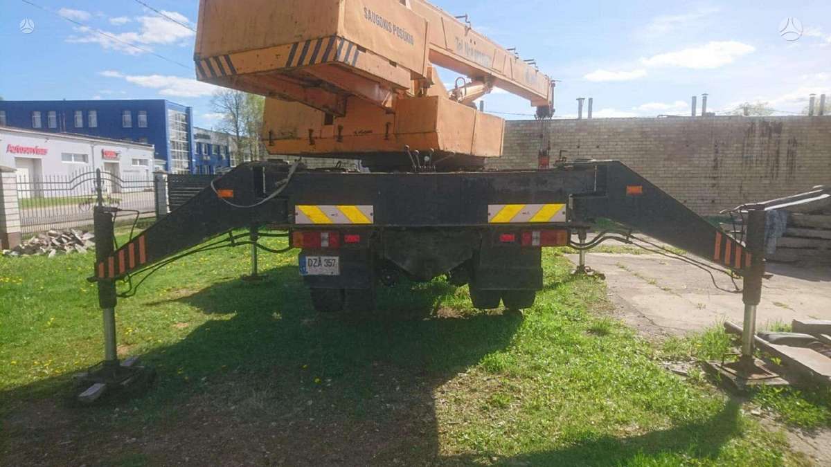MAZ 5337, crane