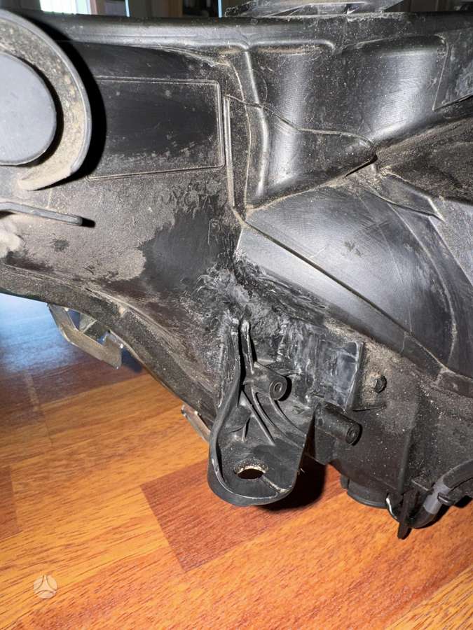 Toyota RAV4, 8111042E302305310408, lights