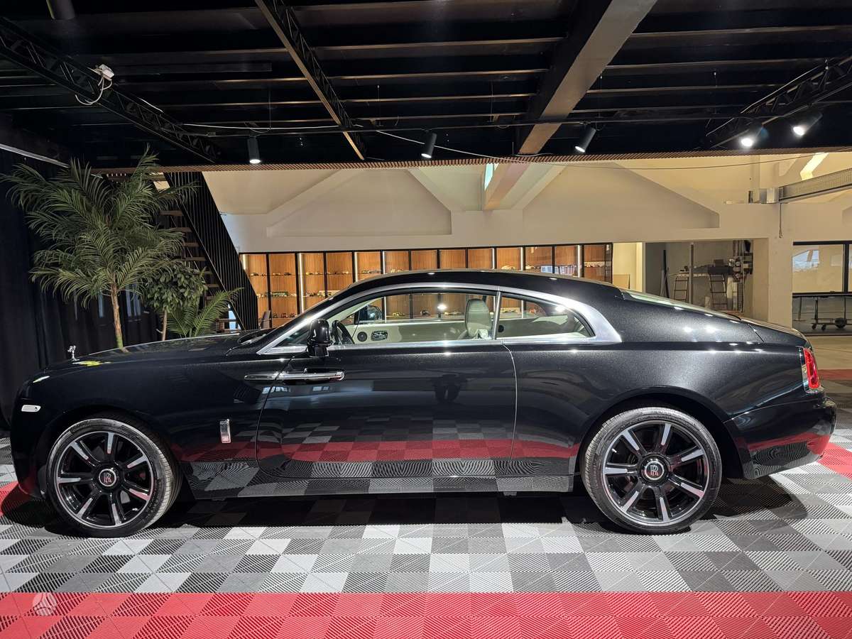 Rolls-Royce Wraith - 10
