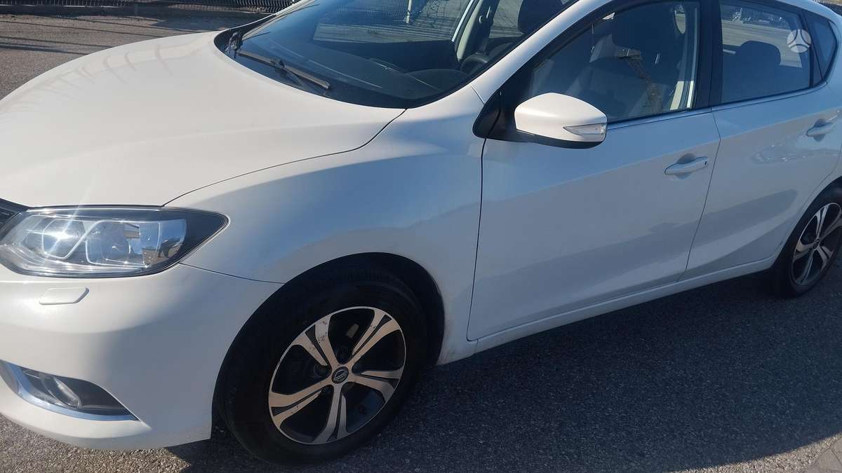 Nissan Pulsar, 1.2 l., hatchback