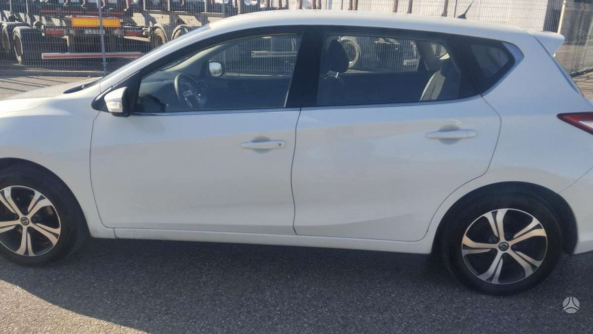 Nissan Pulsar, 1.2 l., hatchback