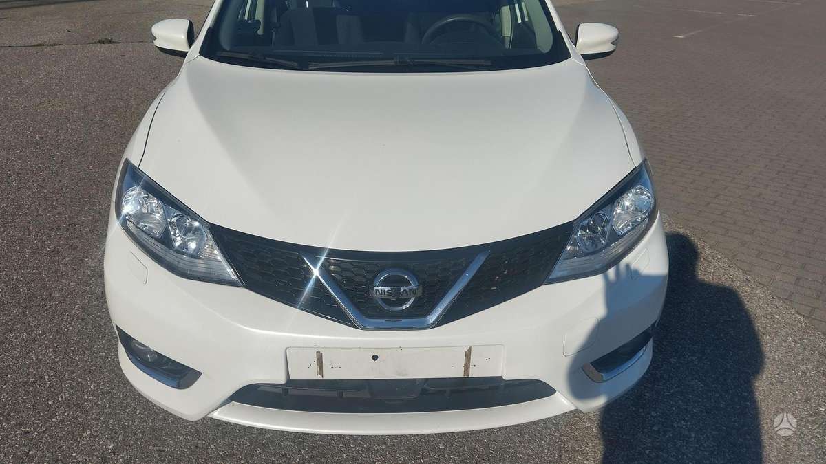 Nissan Pulsar, 1.2 l., hatchback