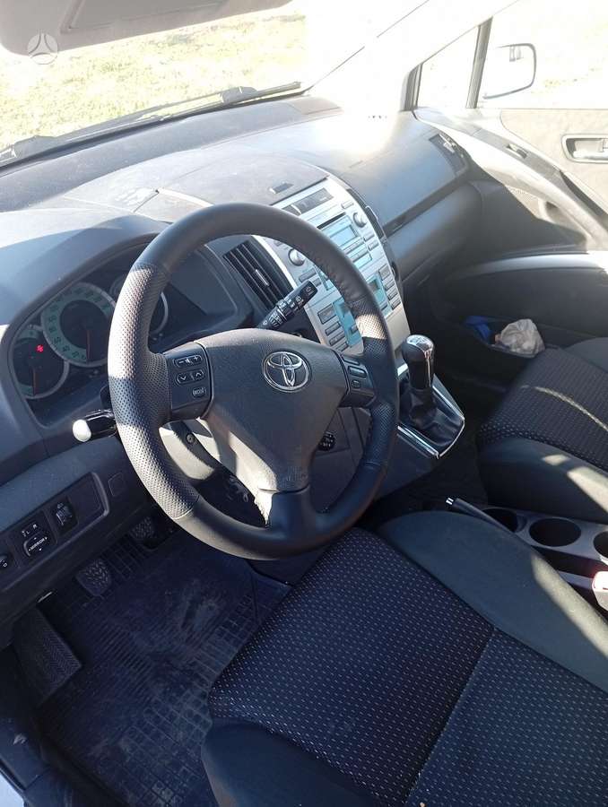 Toyota Corolla Verso, 2.2 l., hatchback