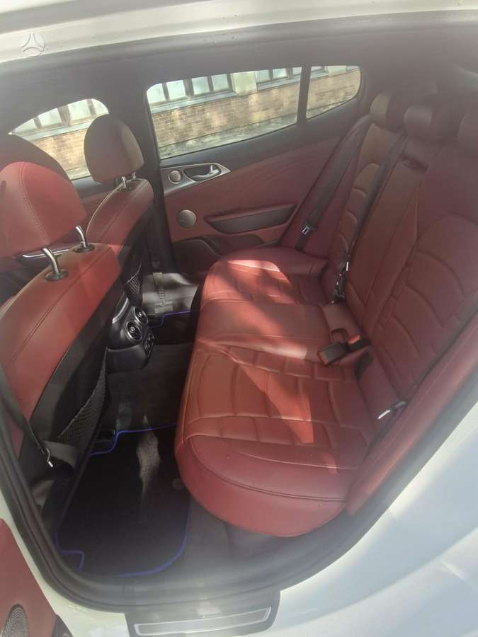 Kia Stinger, 3.3 l., Седан