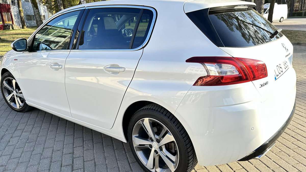 Peugeot 308, 1.2 l., hatchback