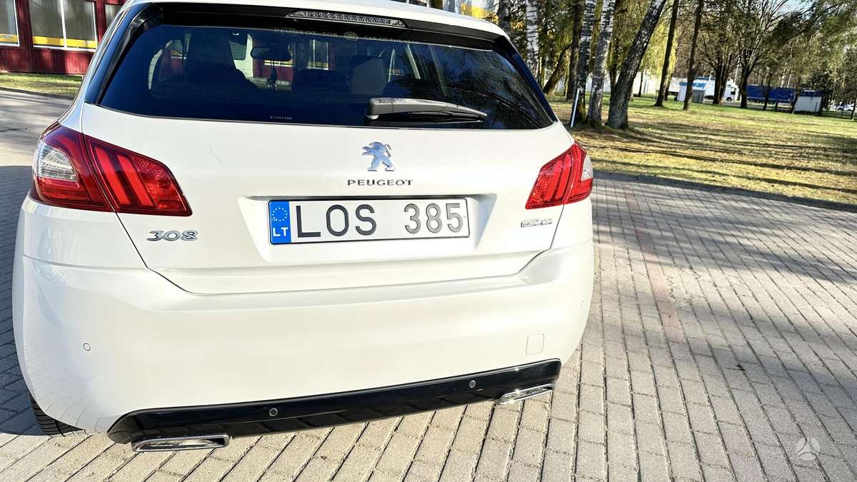 Peugeot 308, 1.2 l., hatchback