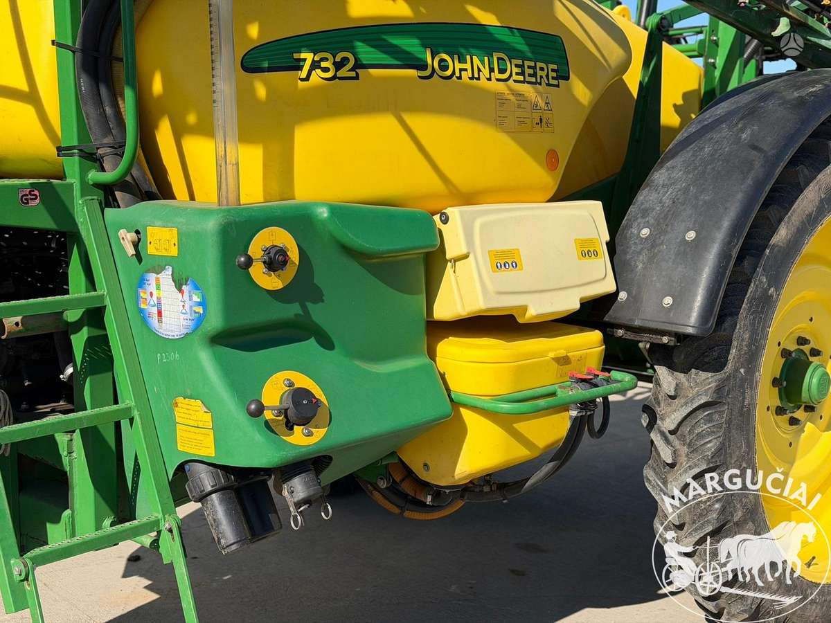 John Deere 732, 3200 ltr, 24 m, sprayers