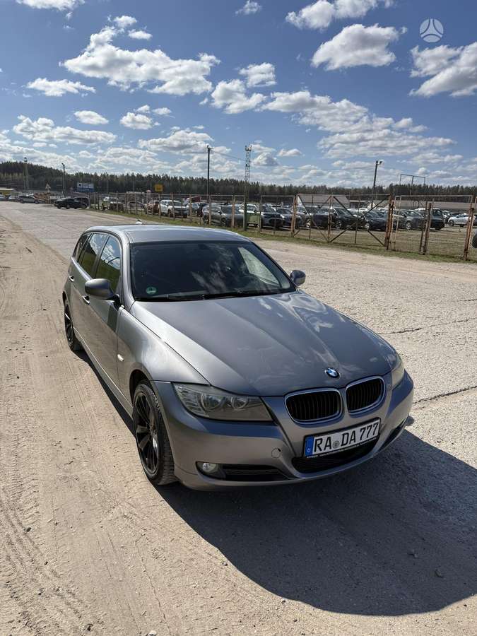 BMW 318, 2009