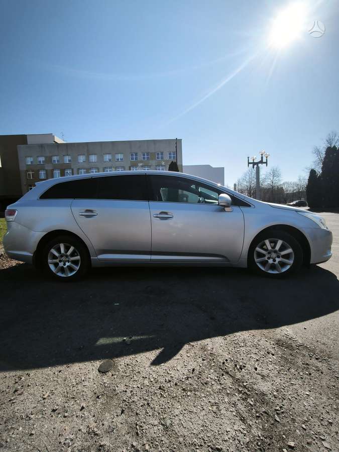 Toyota Avensis, 2010