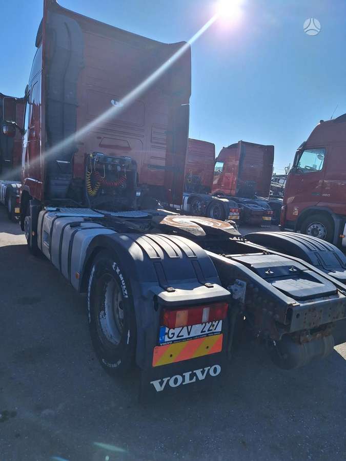 Volvo FH, double sleeper