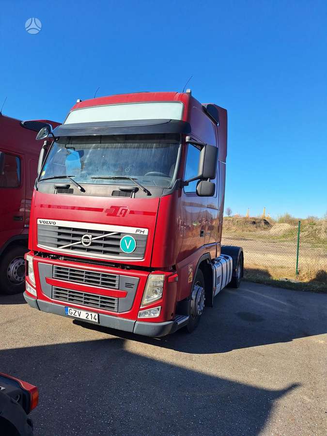 Volvo FH, double sleeper