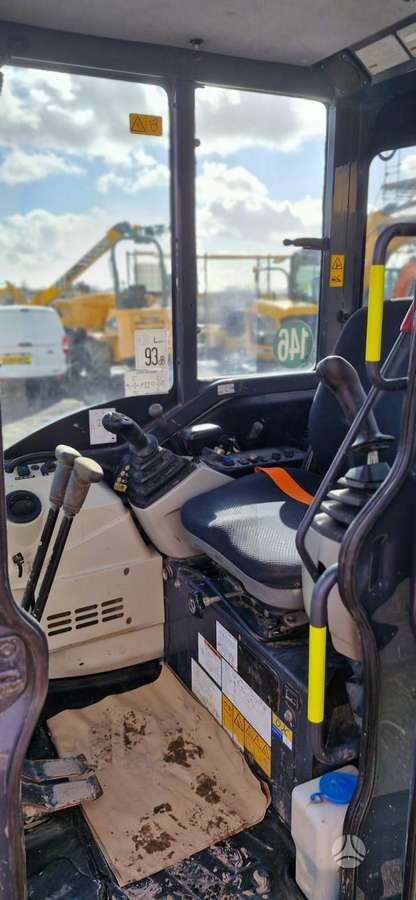 Kobelco SK28SR, mini excavator