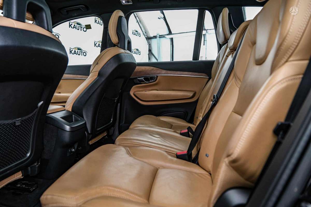 Volvo XC90 - 9