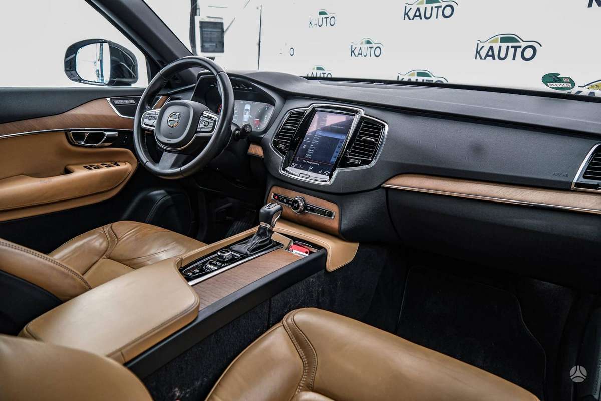 Volvo XC90 - 11