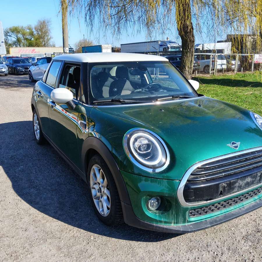 Mini Cooper, 1.5 l., hatchback